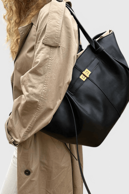 Clio Handbag with Classic Structure - Lora Toronto