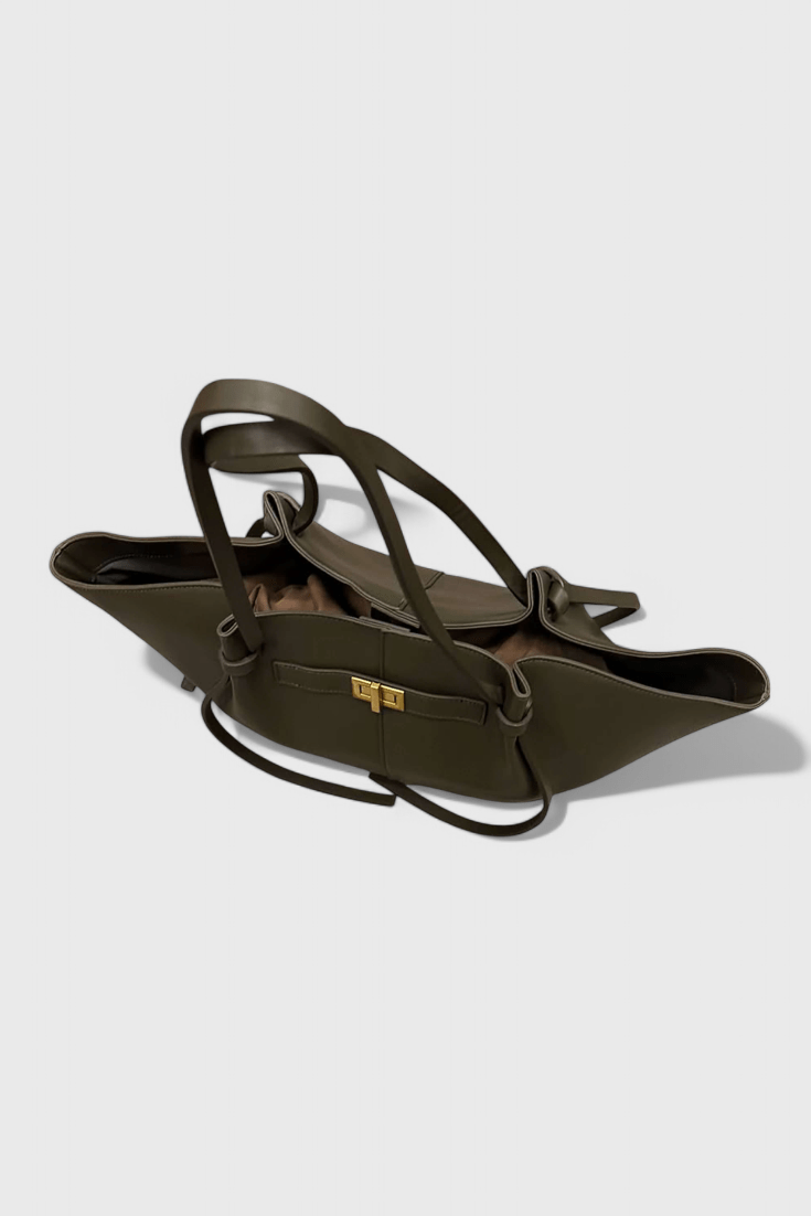 Clio Handbag with Classic Structure - Lora Toronto