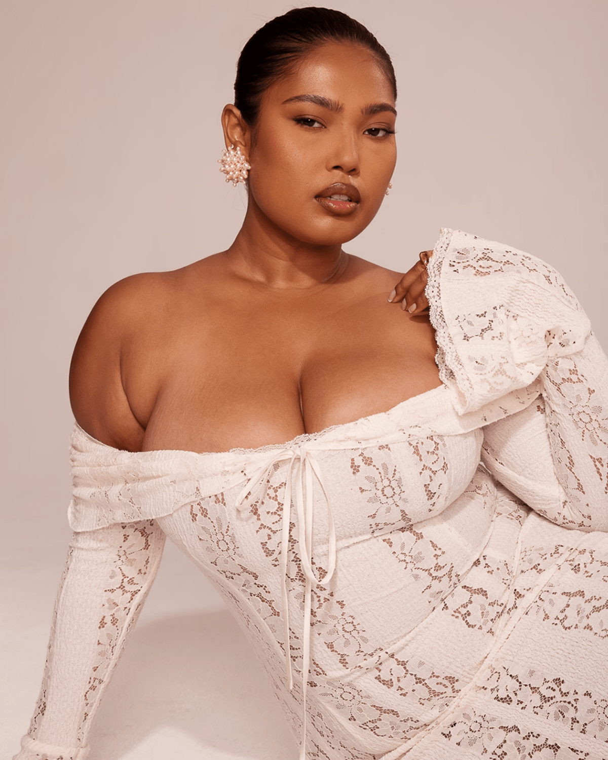 Rosalie | Lace Off - Shoulder Maxi Dress - Lora Toronto