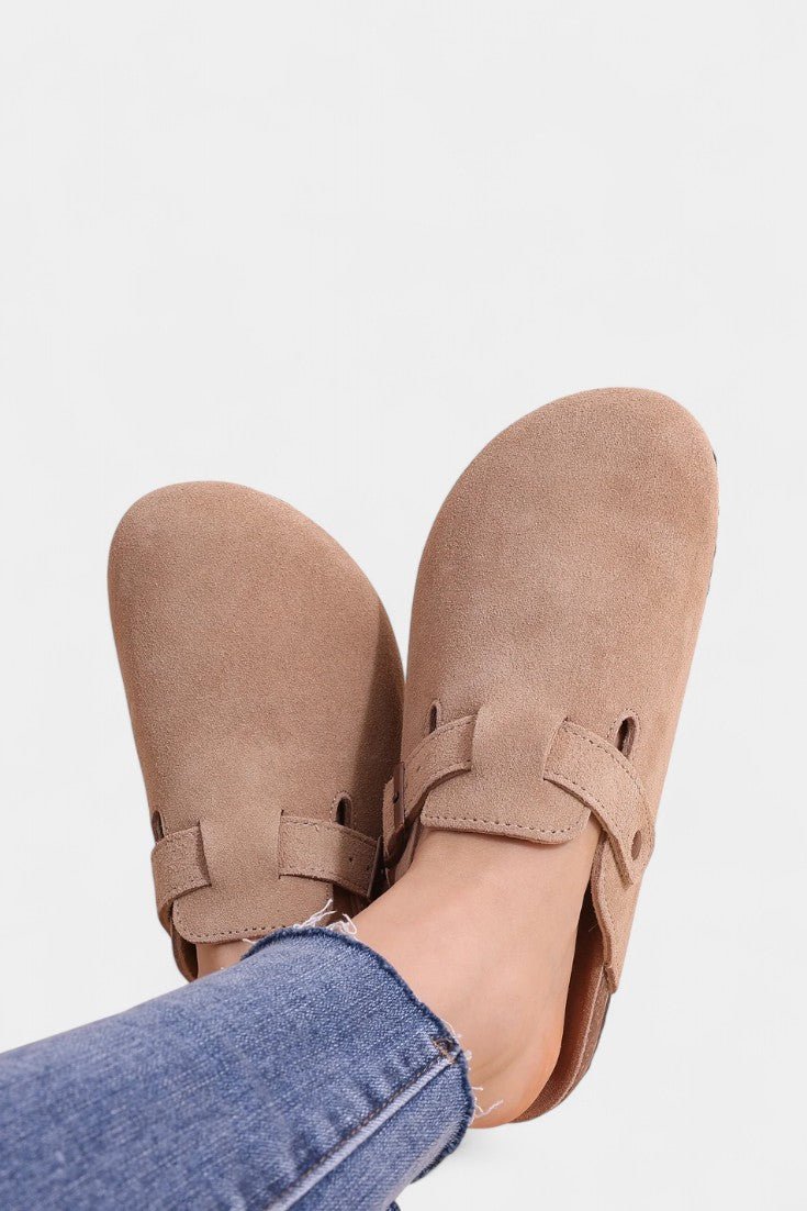 Tia Robust Suede Clogs - Lora Toronto